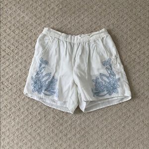 GapKids embroidered shorts size large(10)